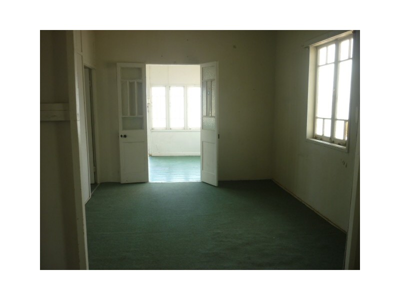 54 Morris Street, West End QLD 4810