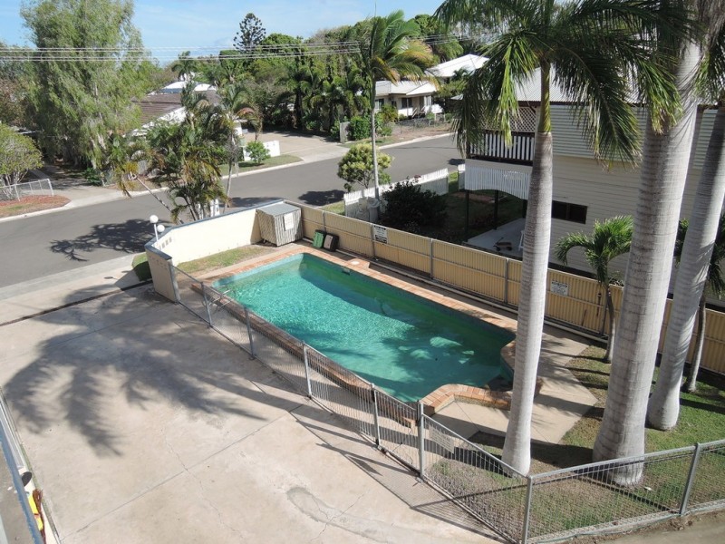8 / 11 Vaughan, West End QLD 4810