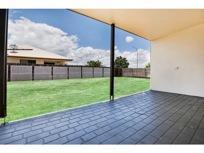 2 BELLAMY STREET, Rasmussen QLD 4815