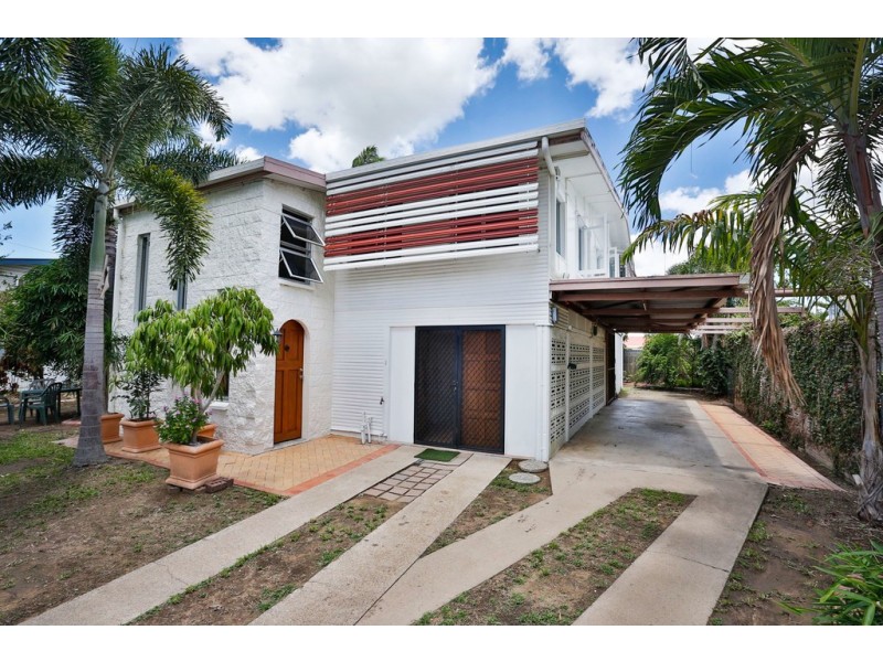 7 BRAMPTON AVENUE, Cranbrook QLD 4814