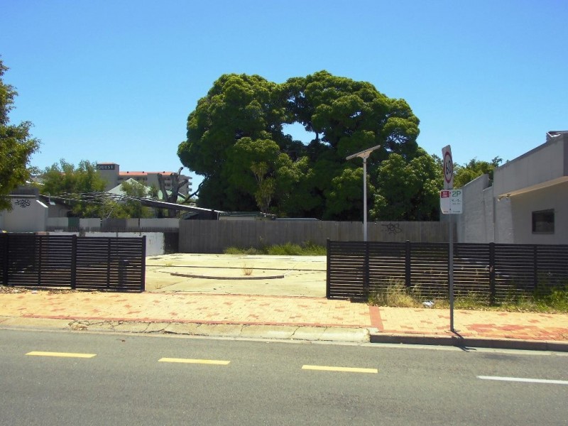 2 McIlwraith Street, South Townsville QLD 4810