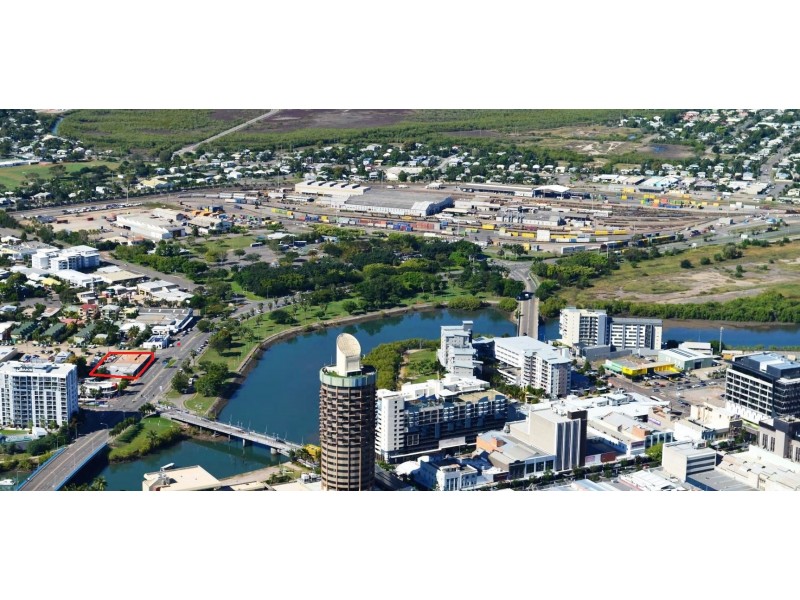 2 McIlwraith Street, South Townsville QLD 4810