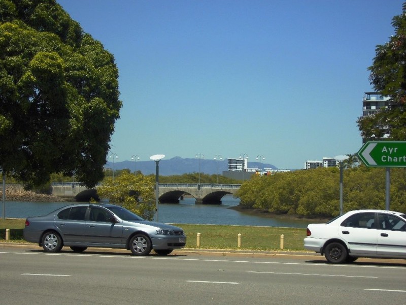 2 McIlwraith Street, South Townsville QLD 4810