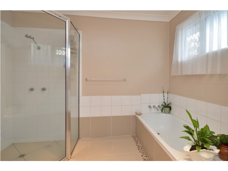 3 WARD ROAD, Kelso QLD 4815