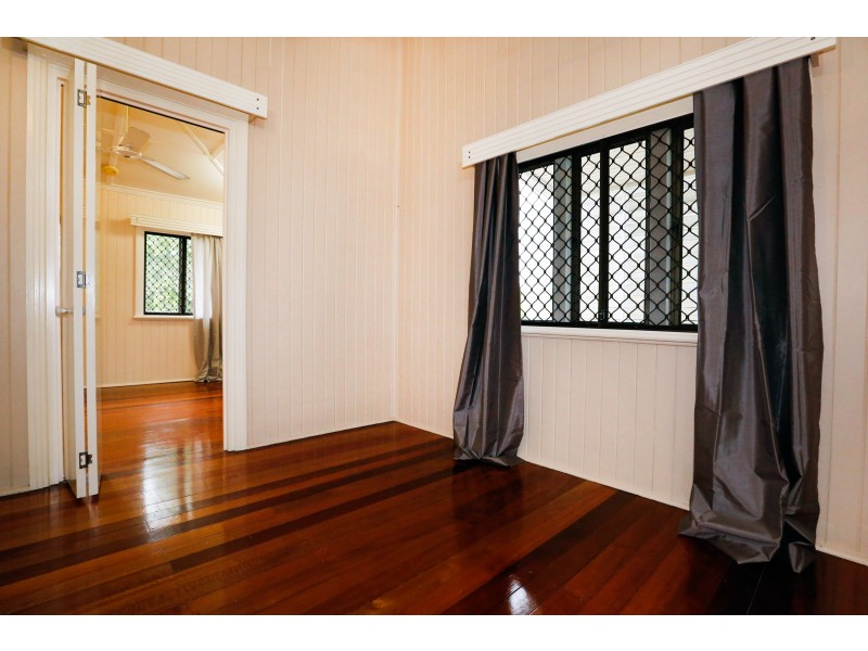 65 HAMMETT STREET, Currajong QLD 4812