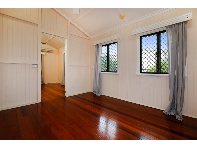 65 HAMMETT STREET, Currajong QLD 4812