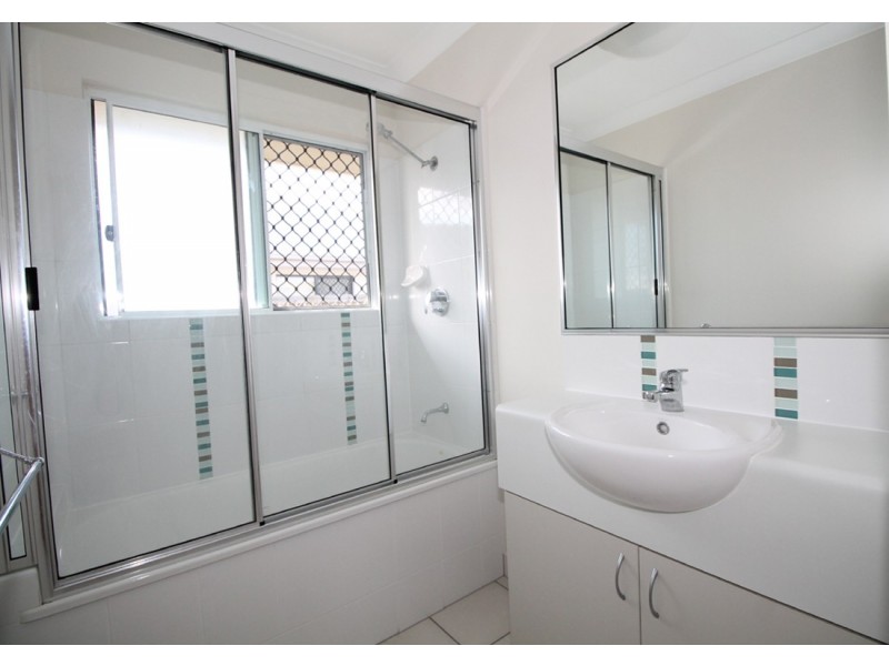 18 Limmerick Way, Mount Low QLD 4818