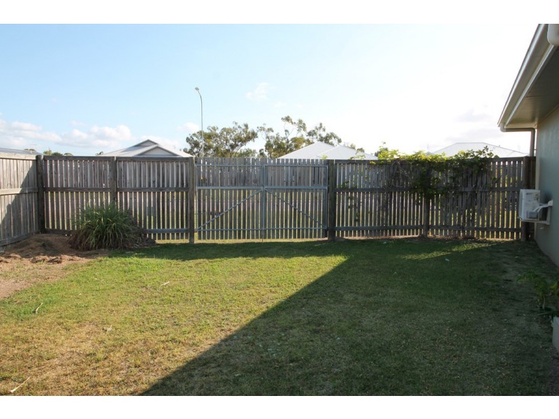 18 Limmerick Way, Mount Low QLD 4818