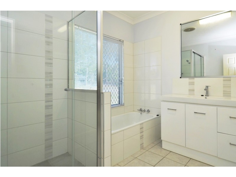 4 JOYARD COURT, Rangewood QLD 4817