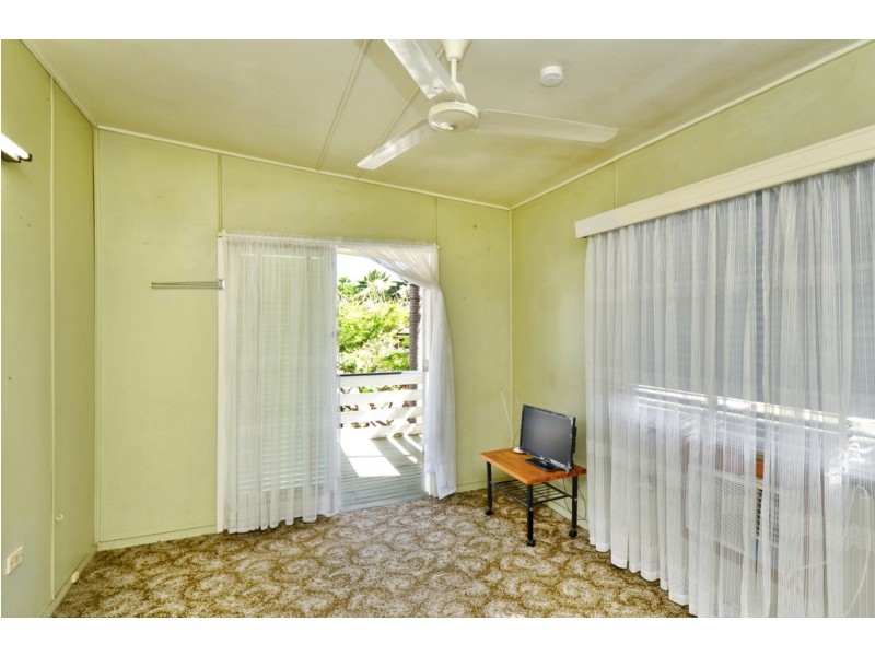 17 ELLIMATTA AVENUE, Cranbrook QLD 4814