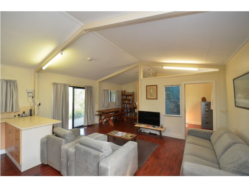 78 Frank Randell, Cungulla QLD 4816