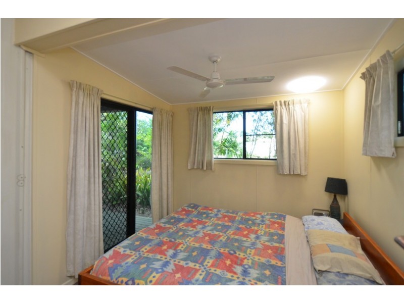 78 Frank Randell, Cungulla QLD 4816