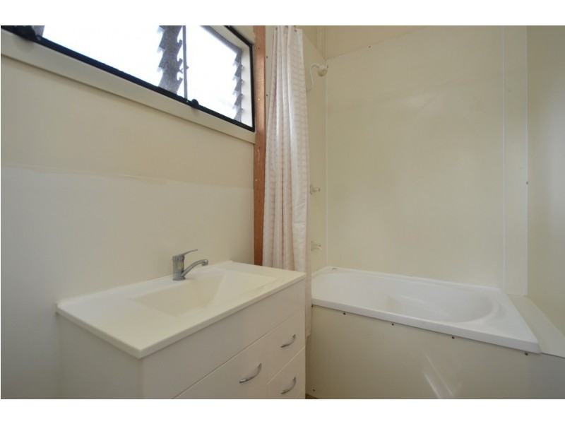 78 Frank Randell, Cungulla QLD 4816