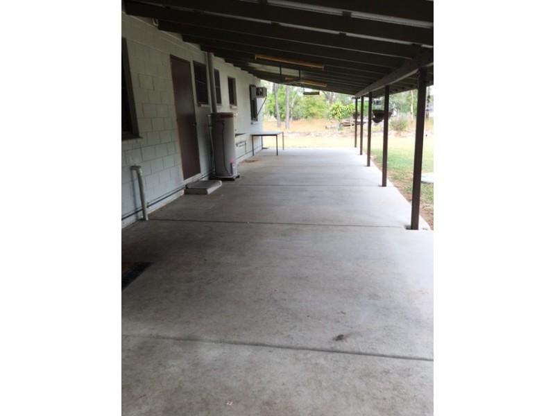 34 Benalla Road, Oak Valley QLD 4811