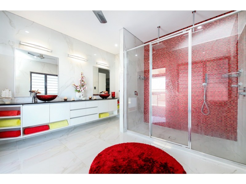 8 Farquhar Street, Muirhead NT 0810