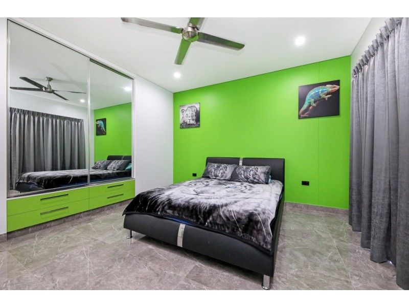 8 Farquhar Street, Muirhead NT 0810