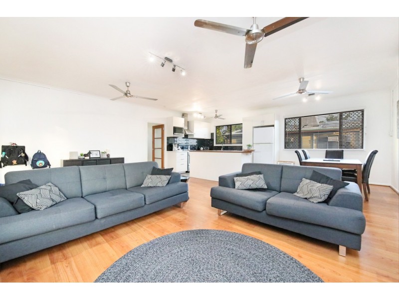 10 Lakeside Drive, Alawa NT 0810