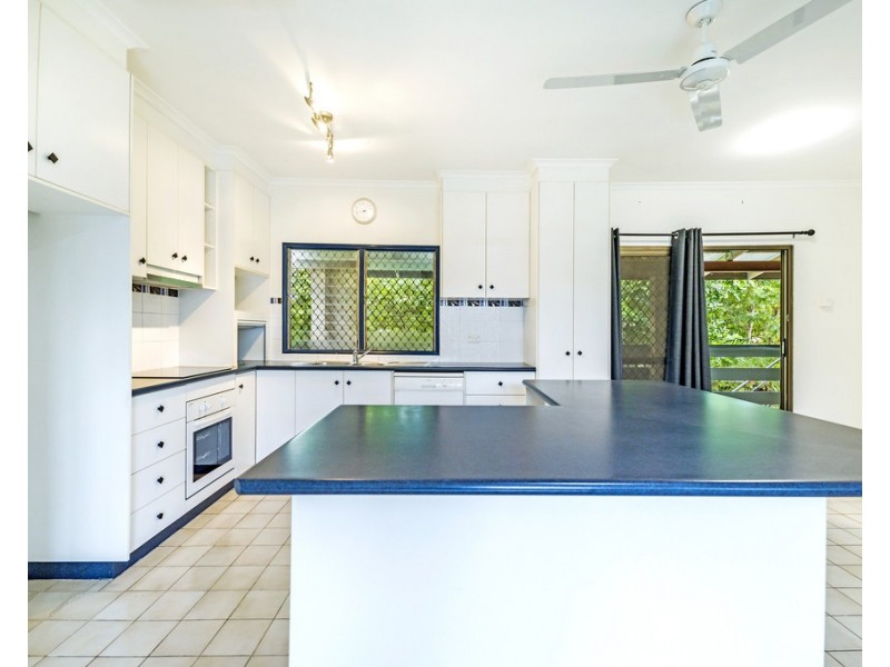 8 Lakeside Drive, Alawa NT 0810