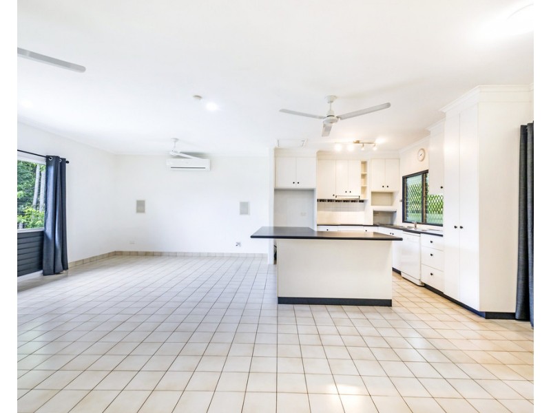 8 Lakeside Drive, Alawa NT 0810