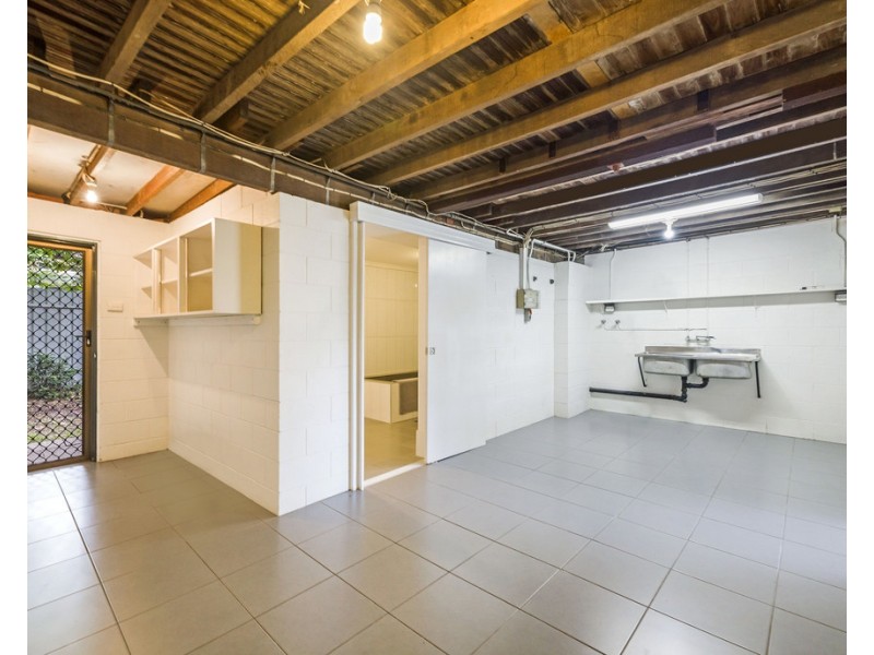 8 Lakeside Drive, Alawa NT 0810