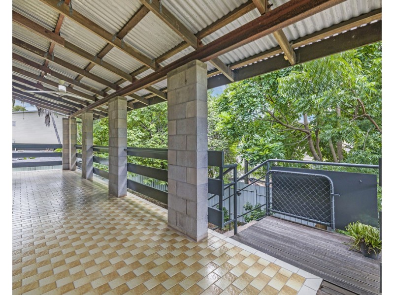 8 Lakeside Drive, Alawa NT 0810