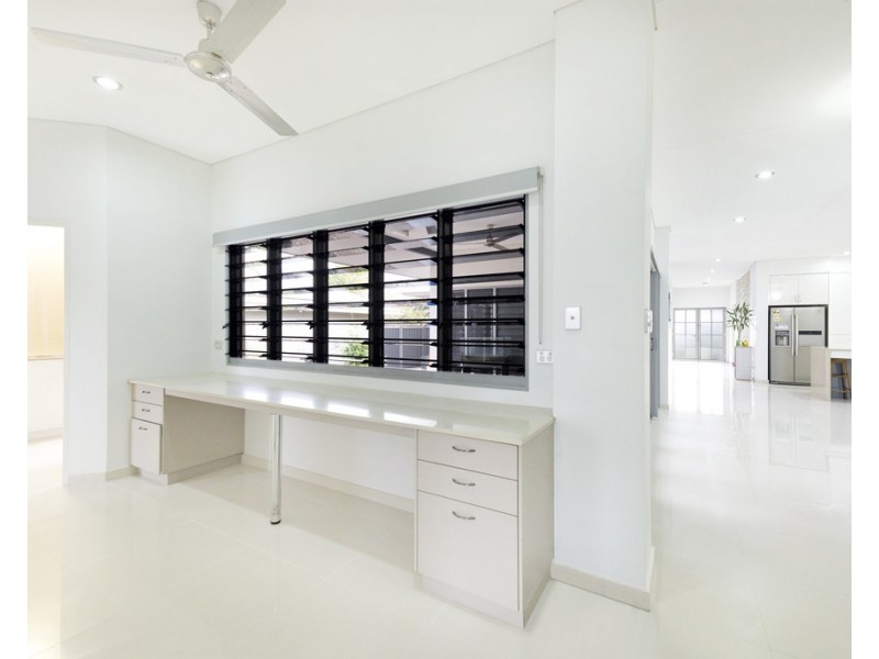 24 Damirrinda Street, Lyons NT 0810