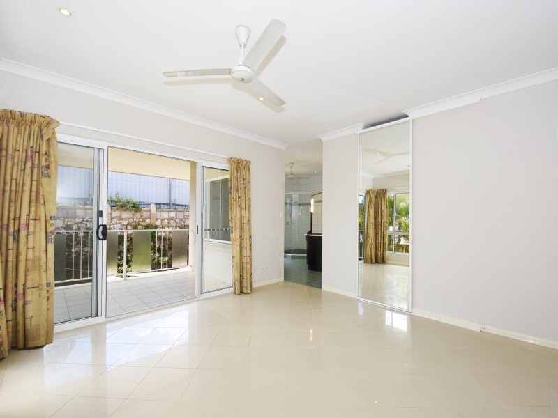 2/25 Villaflor Crescent, Woolner NT 0820