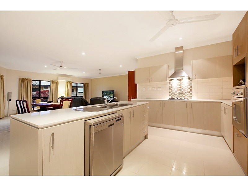 19 Wood Crescent, Rosebery NT 0832