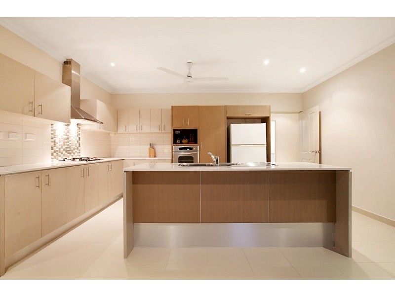 19 Wood Crescent, Rosebery NT 0832