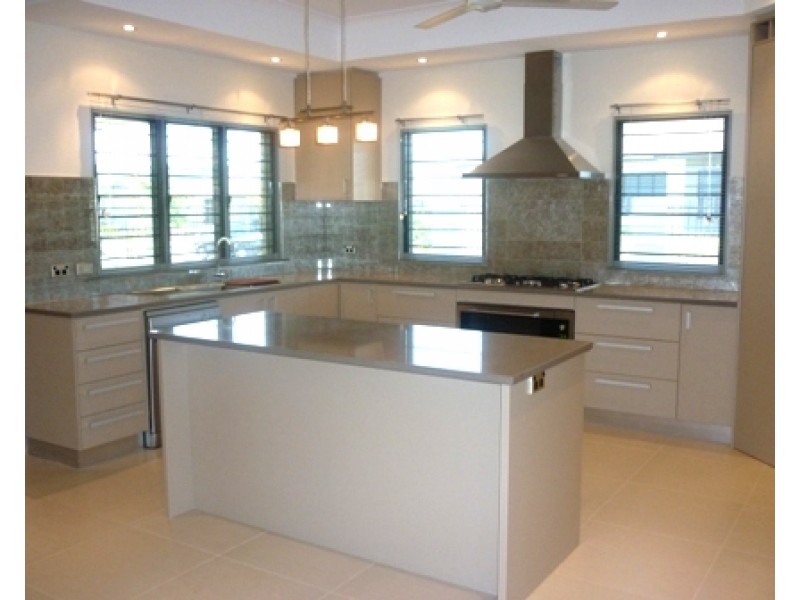 19 Danimila Terrace, Lyons NT 0810