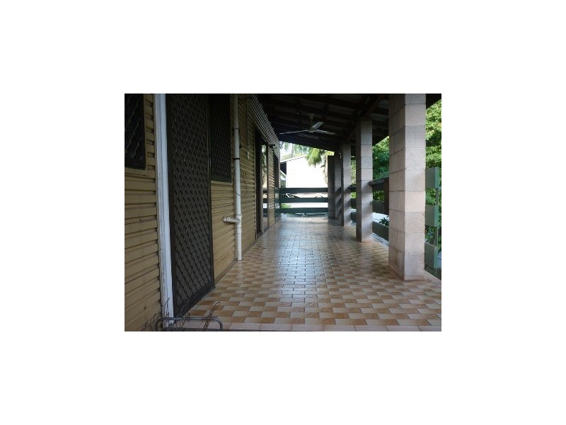8 Lakeside Drive, Alawa NT 0810