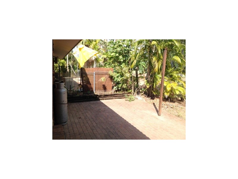 8/27 Lakes Crescent, Northlakes NT 0812