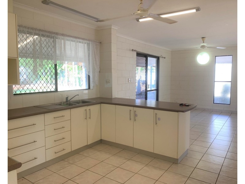 2 Eucla Court, Karama NT 0812