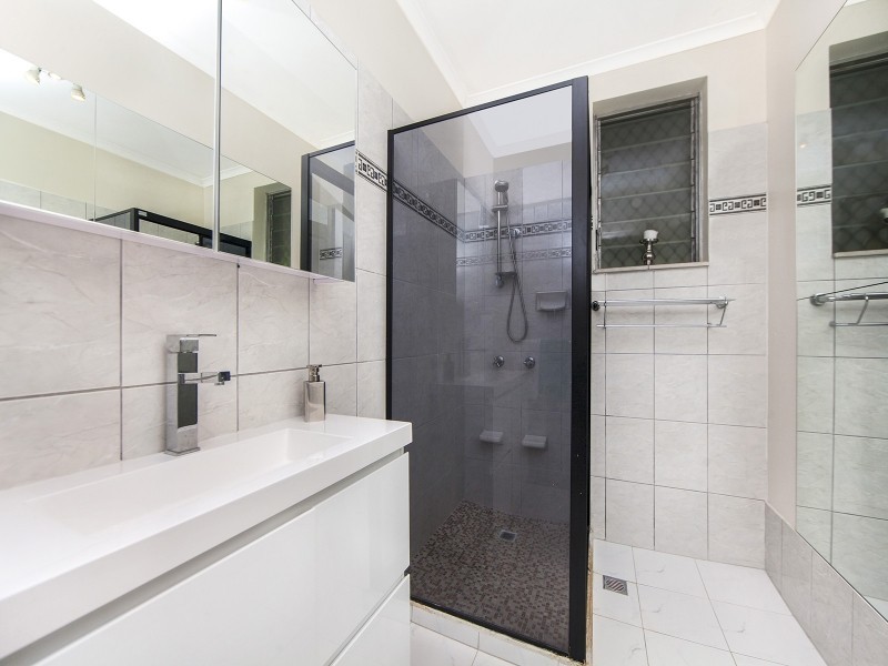 4 Samson Court, Malak NT 0812