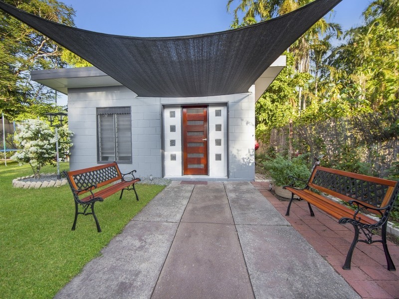 4 Samson Court, Malak NT 0812