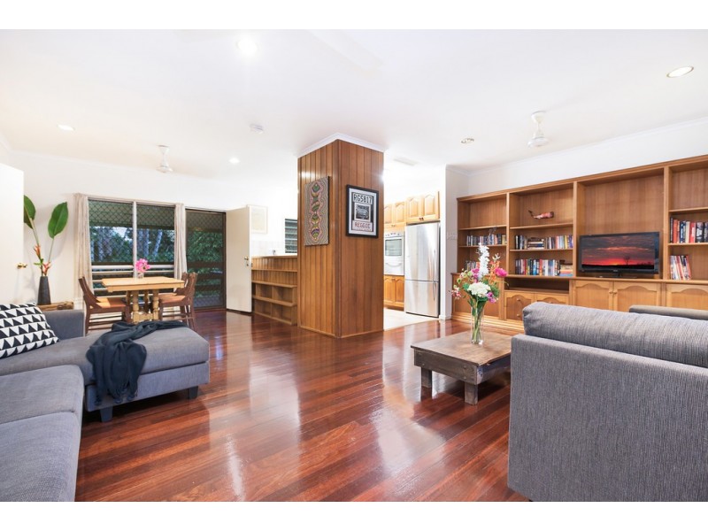 25 Lanyon Terrace, Moil NT 0810