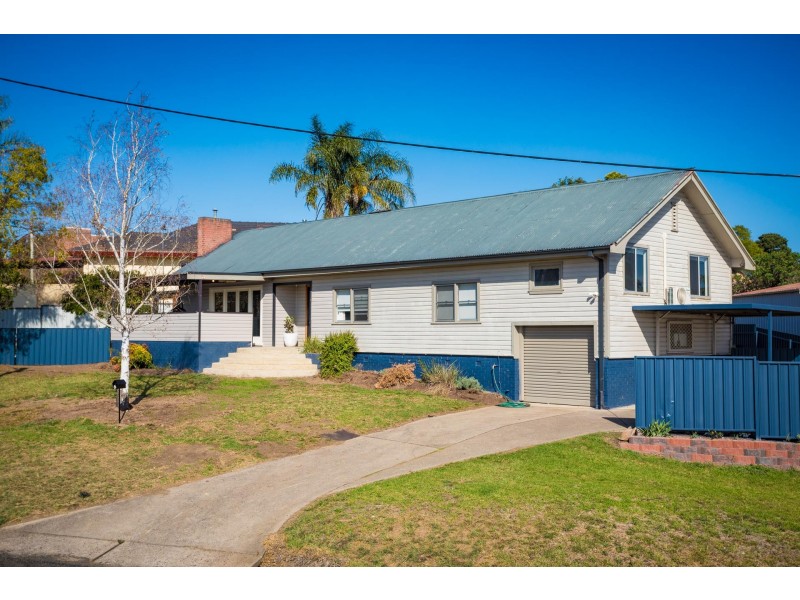 6 Stevenson St, Bega NSW 2550
