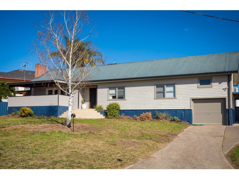 6 Stevenson St, Bega NSW 2550