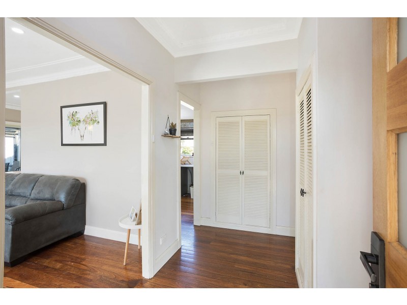 6 Stevenson St, Bega NSW 2550