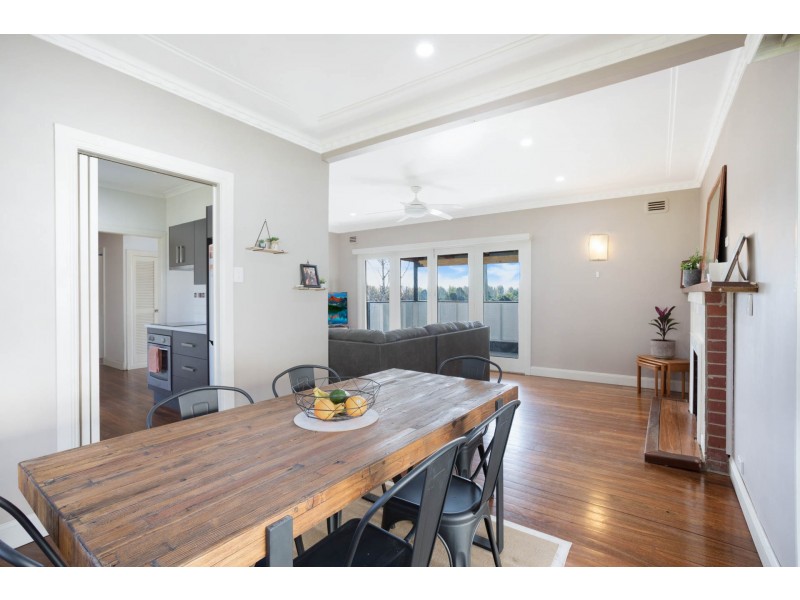 6 Stevenson St, Bega NSW 2550