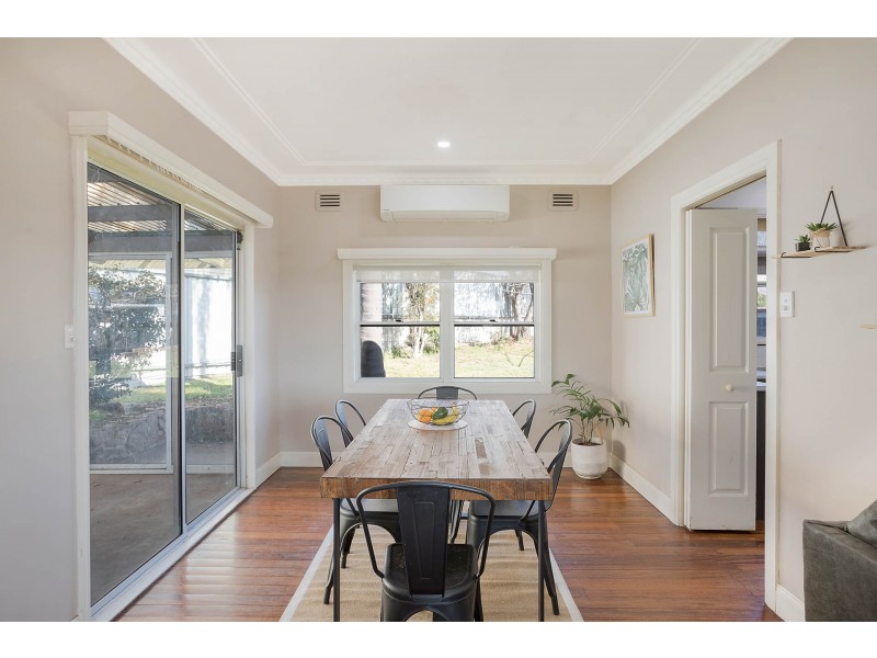 6 Stevenson St, Bega NSW 2550