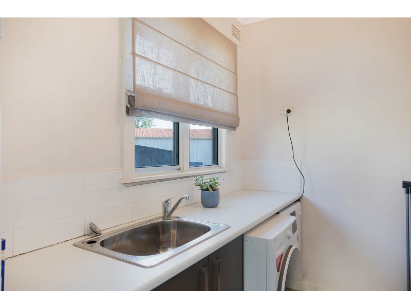 6 Stevenson St, Bega NSW 2550
