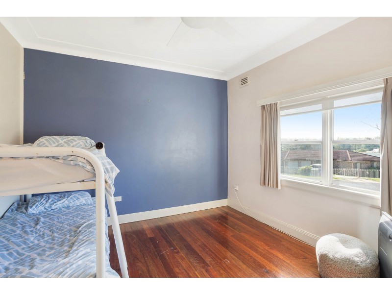 6 Stevenson St, Bega NSW 2550
