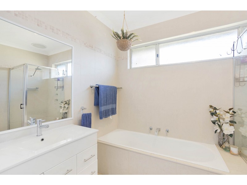 6 Stevenson St, Bega NSW 2550