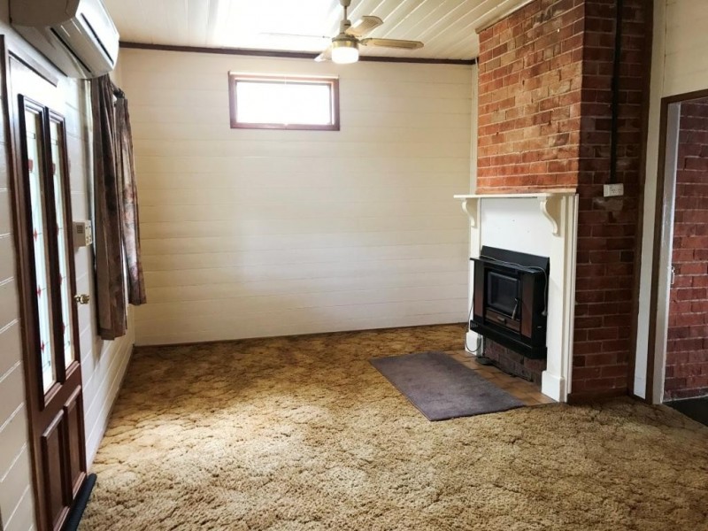 39 Carp St, Bega NSW 2550