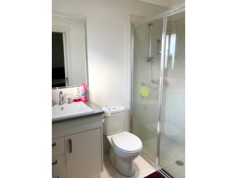 50 Glen Mia Dr, Bega NSW 2550