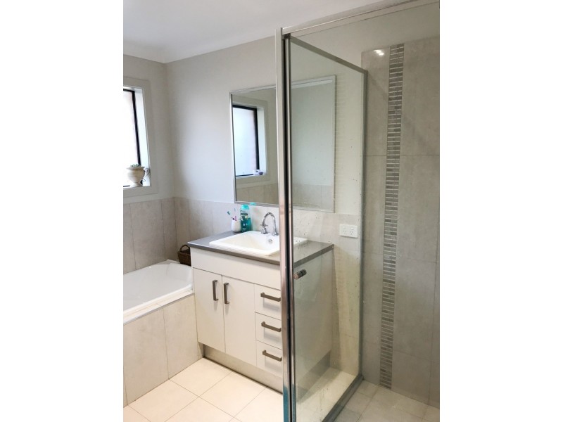 50 Glen Mia Dr, Bega NSW 2550