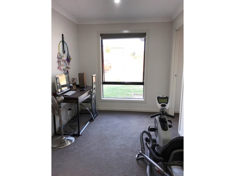 50 Glen Mia Dr, Bega NSW 2550