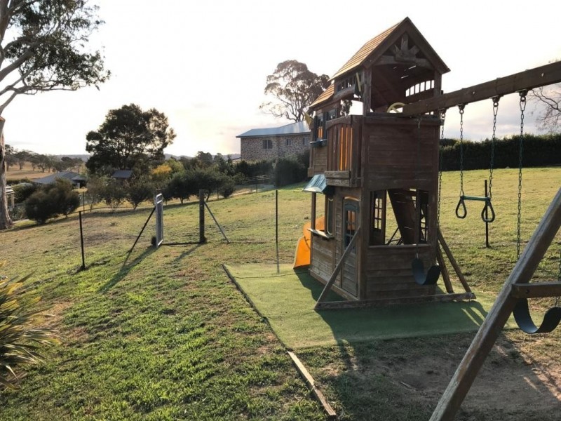 50 Glen Mia Dr, Bega NSW 2550