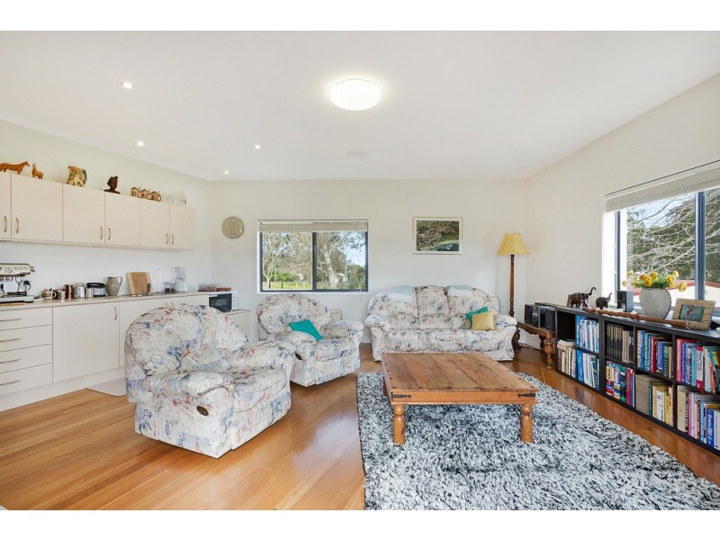 21 Corridgeree Rd, Bega NSW 2550